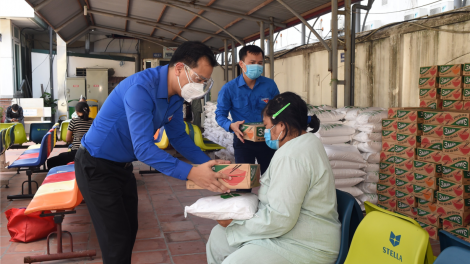 Chương trình “Triệu bữa cơm - Hà Nội nghĩa tình” tại Bệnh viện Thận Hà Nội (28/07/2021)