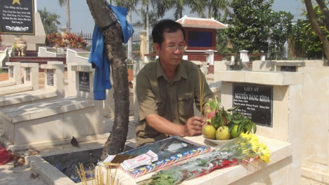 “ Người đưa đò thầm lặng” tìm kiếm thông tin mộ Liệt sỹ (27/7/2021)