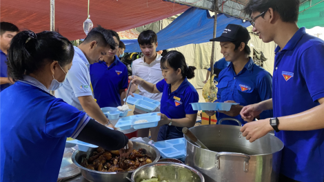 Cần Thơ: Gian “Bếp ấm” - Ấm lòng lực lượng tuyến đầu phòng chống dịch COVID-19 (3/7/2021)