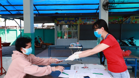 THỜI SỰ 12H TRƯA 17/8/2021: Hỗ trợ người dân và khôi phục lại các hoạt động phát triển kinh tế.