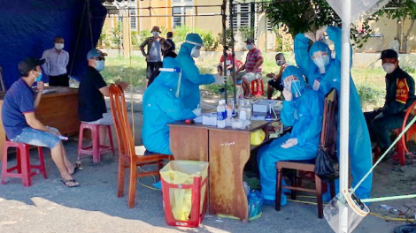 Đà Nẵng test nhanh kháng nguyên SARS-CoV- 2 miễn phí cho tất cả lái xe vào thành phố (23/8/2021)