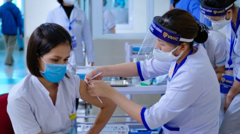 Nơi tiêm chậm, chỗ không có vaccine để tiêm, khi nào Việt Nam đạt miễn dịch cộng đồng? (12/8/2021)