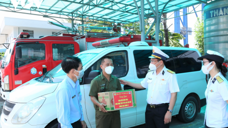 Tổ xe cứu thương thầm lặng trong tâm dịch (10/8/2021)