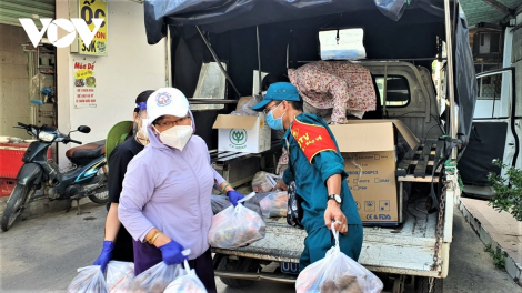 THỜI SỰ 6H SÁNG 24/8/2021: Mô hình "Đi chợ giúp dân", thực hiện nghiêm yêu cầu “Ai ở đâu ở yên đó” tại TPHCM.