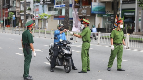 THỜI SỰ 21H30 ĐÊM 24/08/2021: Từ ngày mai 25/8, thành phố Hồ Chí Minh sử dụng giấy đi đường do Cơ quan Công an cấp.