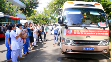 Bệnh viện Trung ương Huế xuất quân chi viện cho TP. HCM chống covid-19 (12/08/2021)