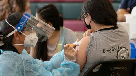 Mũi vaccine Covid-19 thứ 3: An toàn hơn, bất bình đẳng hơn? (14/08/2021)