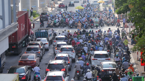 THỜI SỰ 18H CHIỀU 06/09/2021: Ngày đầu tiên Hà Nội phân vùng chống dịch đã xảy ra ùn ứ, chen chúc ở một số chốt kiểm soát giao vùng 1 và vùng 2