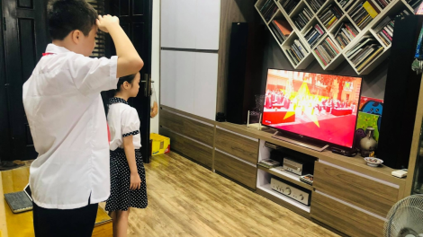Hà Nội: Học sinh dự khai trực tuyến qua sóng truyền hình và internet (5/9/2021)