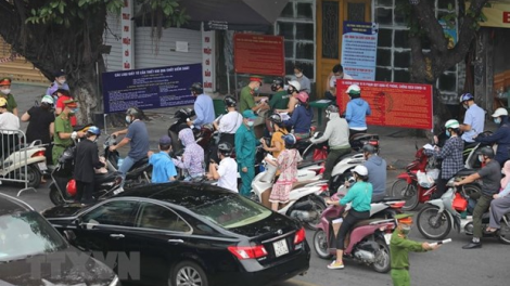 Giấy đi đường ở Hà Nội và câu chuyện “Sáng đúng- chiều sai ngày mai thì… chưa biết” (12/9/2021)