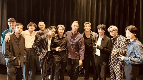 BTS và Coldplay hát về tình yêu không ranh giới trong "My Universe" (24/9/2021)
