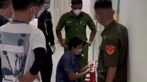 Bình Dương: Bí thư phường dẫn đoàn phá cửa, cưỡng chế người phụ nữ đi test COVID-19 nói gì? (29/9/2021)