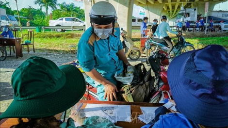 Những tấm gương tuổi cao vẫn xông pha phòng chống dịch ở Cần Thơ (21/9/2021)