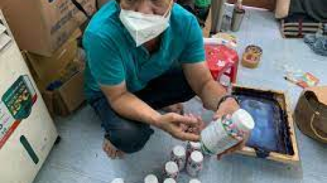 Sản xuất, buôn bán hàng giả là thuốc điều trị Covid-19 có thể đối diện mức án tử hình. (17/9/2021)
