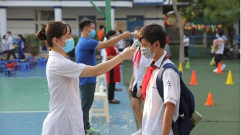 THỜI SỰ 12H TRƯA 04/1/2022: Khoảng 680 nghìn học sinh các khối 7, 8, 10, 11 tại TP. HCM  trở lại trường học trực tiếp