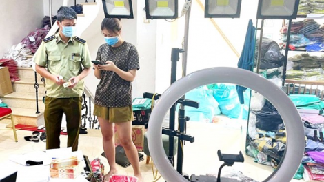 Vì sao livestream, quảng cáo bán hàng trên mạng thật giả lẫn lộn? (4/1/2022)