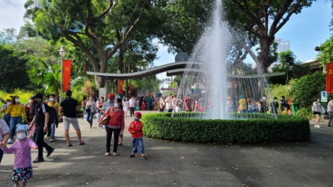 TP.HCM: Khu vui chơi giải trí nhộn nhịp ngày đầu năm mới (01/01/2022)