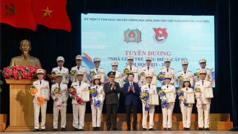 Bộ Công an tuyên dương “Nhà giáo trẻ tiêu biểu” và sinh viên 5 tốt (6/1/2023)