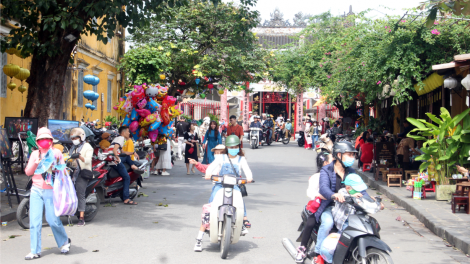 Du khách ra đảo Lý Sơn và Cù Lao Chàm giảm đáng kể do thời tiết xấu (24/1/2023)