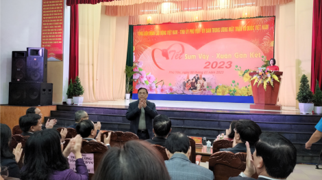 Thủ tướng Phạm Minh Chính động viên chia sẻ với công nhân và người lao động nhân dịp Tết (08/1/2023)