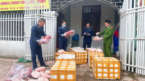 Quản lý thị trường Lai Châu: kiểm tra, phát hiện và thu giữ gần nửa tấn thịt và mỡ lợn không rõ nguồn gốc xuất xứ (5/1/2023)