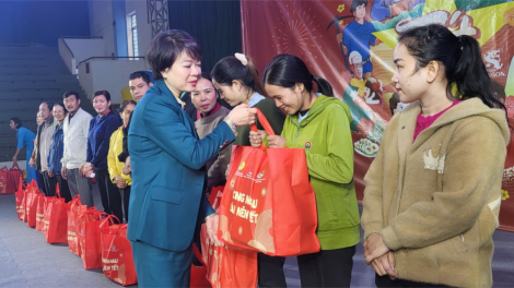 Chợ Tết Công đoàn – Mang hương xuân đến người lao động Đắk Lắk (06/1/2023)