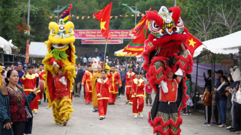 Quảng Bình: Đầu năm lên núi Thần Đinh xem lễ hội rước “nước thiêng” và đại lễ cầu an (26/1/2023)