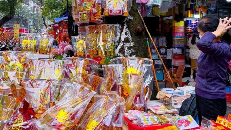 Sôi động thị trường đồ cúng ông Công, ông Táo (13/1/2023)