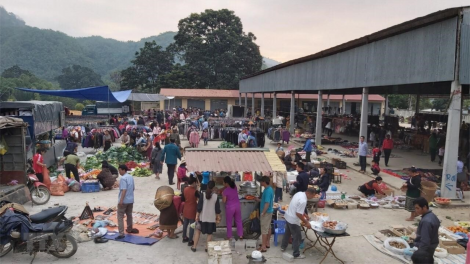 Phiên chợ đoàn kết Việt – Lào (17/1/2023)