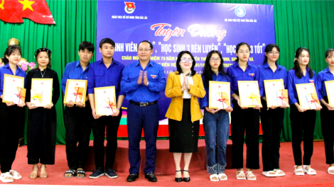 Đắk Lắk: Tuyên dương học sinh sinh viên tiêu biểu (7/1/2023)