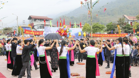 Bảo tồn, phát huy di sản văn hóa dân tộc Thái ở Mường Lay (12/1/2023)