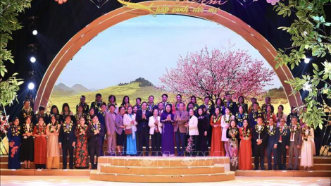 Phó Chủ tịch nước Võ Thị Ánh Xuân dự chương trình "Mùa xuân cho em" lần thứ 16 (7/1/2023)
