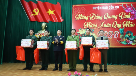 Bộ Tư lệnh Vùng 3 Hải quân thăm và chúc Tết quân, dân huyện đảo  Cồn Cỏ, tỉnh Quảng Trị (7/1/2023)