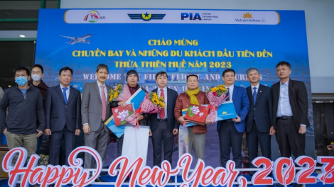 Thừa Thiên Huế: Đón gần 200 du khách đầu tiên bằng đường hàng không (1/1/2023)