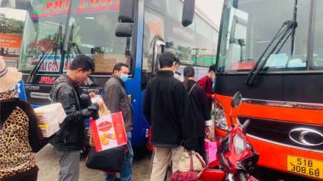 Thừa Thiên Huế: Đảm bảo tàu xe phục vụ đi lại dịp Tết (17/1/2023)