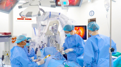Việt Nam trình diễn kỹ thuật mổ tai phức tạp tại Hội nghị quốc tế (14/10/2023)