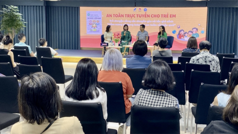 An toàn trực tuyến cho trẻ em:  Cần sự góp sức từ nhiều phía (28/10/2023)