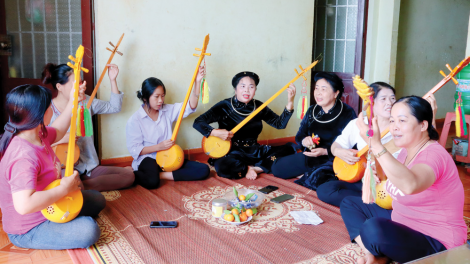 Nghệ sĩ vùng mỏ gìn giữ điệu then quê hương (27/10/2023)
