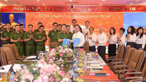 Cục Cảnh sát quản lý hành chính và Tổng Công ty Bưu điện ký thỏa thuận hợp tác thực hiện dịch vụ công trực tuyến (21/10/2023)