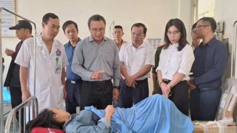 Lãnh đạo UB ATGT Quốc gia thăm hỏi nạn nhân vụ TNGT thảm khốc tại Lạng Sơn (31/10/2023)