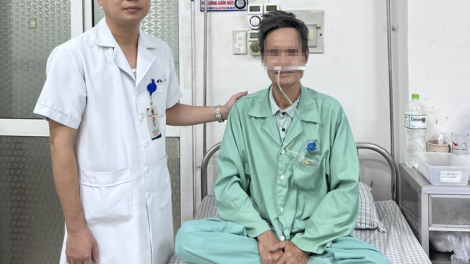 Người đàn ông suýt mất mạng vì bị hóc xương gà dài 3cm (14/10/2023)