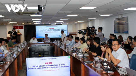 Công an thành phố Hồ Chí Minh hướng dẫn 2 tình huống xử lý khi gặp sự cố cháy chung cư (5/10/2023)