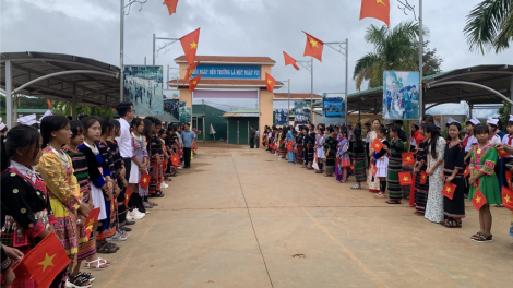 Đắk Nông: Ký 622 hợp đồng để tạm khắc phục tình trạng thiếu giáo viên (30/10/2023)