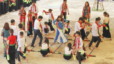 “Chỉ số Hạnh phúc” - Thước đo hoạt động cấp ủy Yên Bái”(29/10/2023)<br> Bài 3: Yên Bái - Tỉnh hạnh phúc bằng hành động thiết thực của cấp ủy