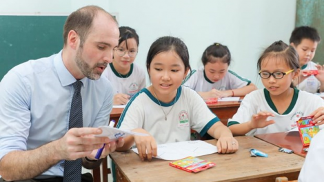 THỜI SỰ 18H CHIỀU 11/10/2023: Bộ Giáo dục và Đào tạo yêu cầu các trường không chèn các tiết dạy liên kết, bổ trợ vào giờ học chính khóa