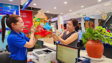 Đẩy mạnh kích cầu tiêu dùng nội địa, triển khai hiệu quả Cuộc vận động “Người Việt Nam ưu tiên dùng hàng Việt Nam” (03/10/2023)