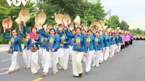 Cần Thơ: Lễ hội “Duyên dáng phương Nam” lan tỏa nét đẹp áo bà ba, áo dài (13/10/2023)