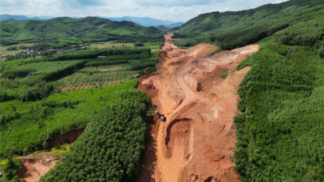 Đảm bảo thoát lũ trong thi công cao tốc Bắc-Nam qua tỉnh Bình Định (18/10/2023)