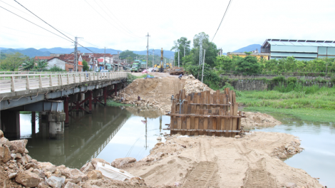 Dân kêu trời vì những bất cập khi thi công mở rộng Quốc lộ 19 qua tỉnh Bình Định  (16/10/2023)