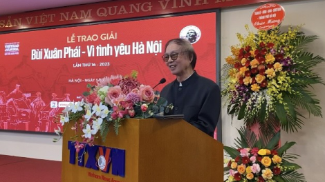 Đạo diễn-NSND Đặng Nhật Minh được trao Giải thưởng Lớn- 
 “Giải thưởng Bùi Xuân Phái - Vì tình yêu Hà Nội” (05/10/2023)